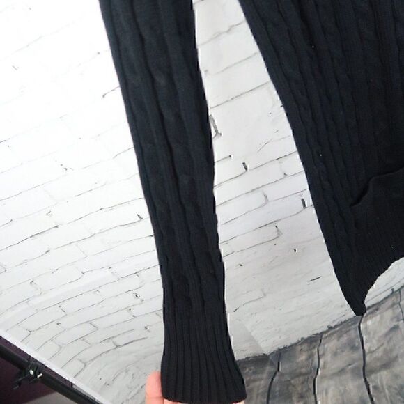 525 AMERICA BLACK SCOOP NECK LONG SLEEVE CABLE KNIT SWEATER WITH FRONT POCKETS - Picture 5 of 6